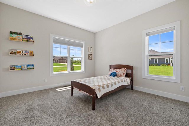 S86W34670 Knoll ROAD, Eagle, WI 53119