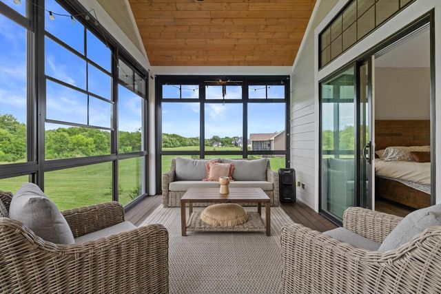 S86W34670 Knoll ROAD, Eagle, WI 53119