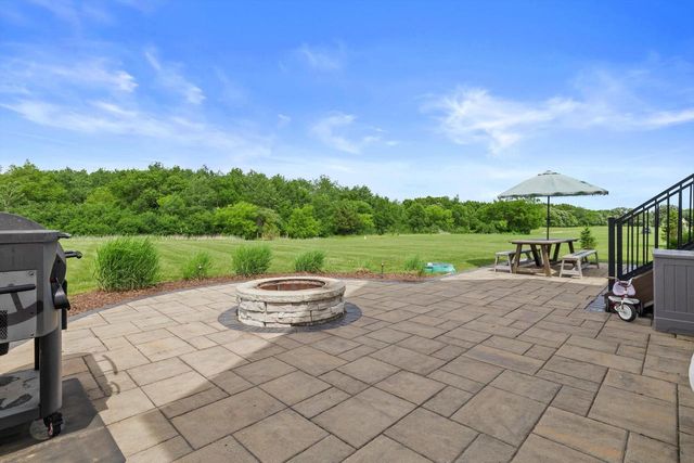 S86W34670 Knoll ROAD, Eagle, WI 53119