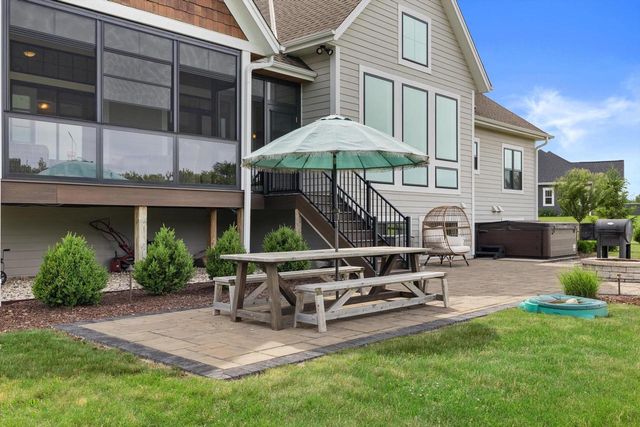S86W34670 Knoll ROAD, Eagle, WI 53119