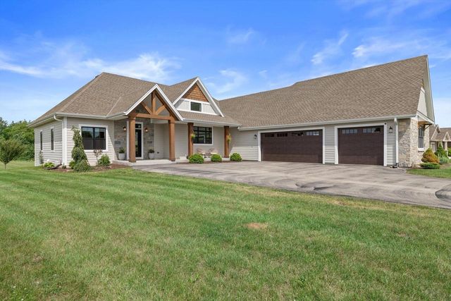 S86W34670 Knoll ROAD, Eagle, WI 53119