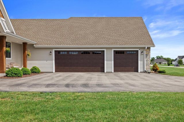 S86W34670 Knoll ROAD, Eagle, WI 53119