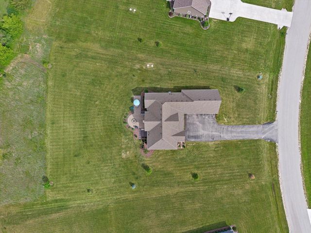 S86W34670 Knoll ROAD, Eagle, WI 53119
