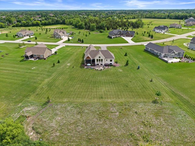 S86W34670 Knoll ROAD, Eagle, WI 53119