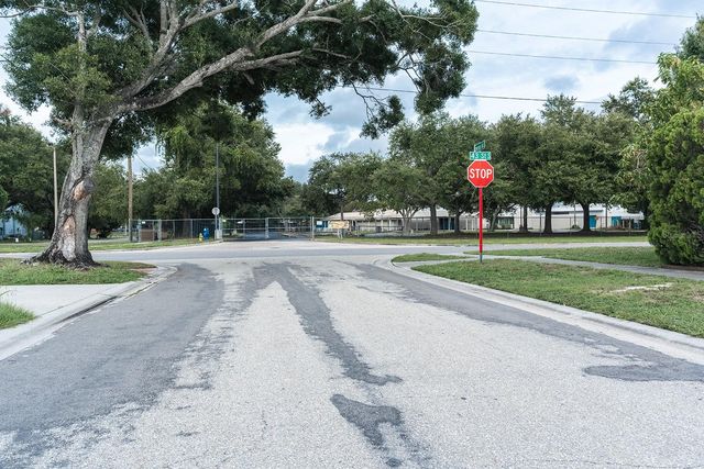 4324 EMERSON AVENUE S, St Petersburg, FL 33711