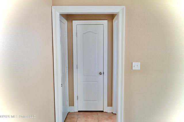 2933 Village Circle, Ocean Springs, MS 39564