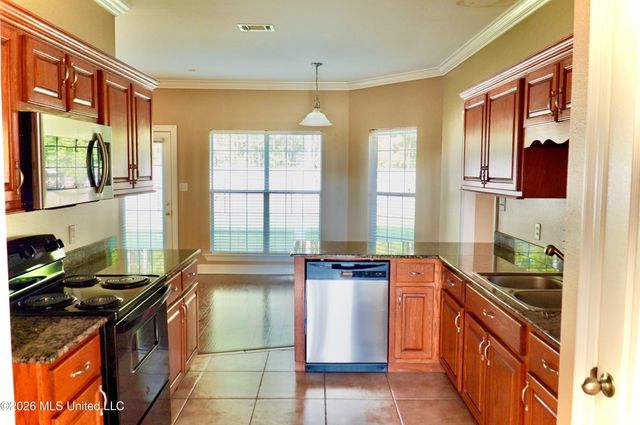 2933 Village Circle, Ocean Springs, MS 39564