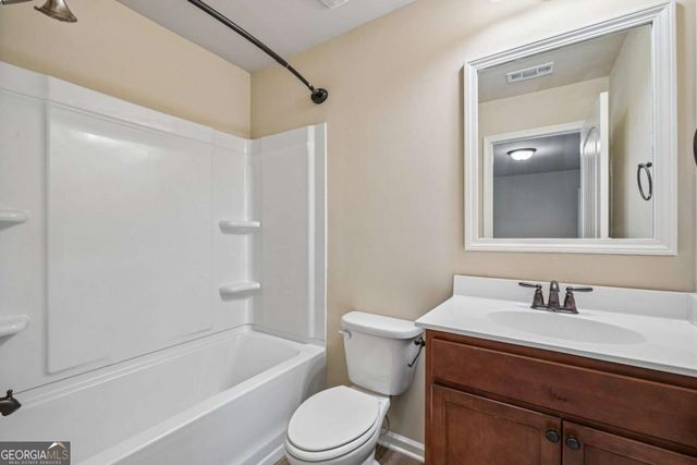 4289 Amberleaf Walk, Lilburn, GA 30047