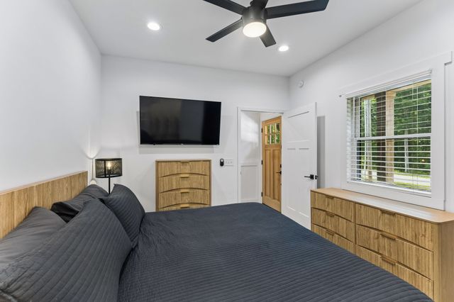 254 Saddlebrook Dr, Hohenwald, TN 38462