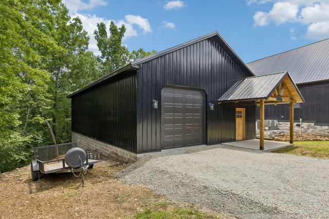 254 Saddlebrook Dr, Hohenwald, TN 38462