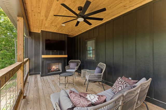 254 Saddlebrook Dr, Hohenwald, TN 38462