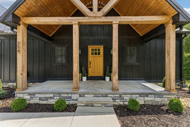 254 Saddlebrook Dr, Hohenwald, TN 38462