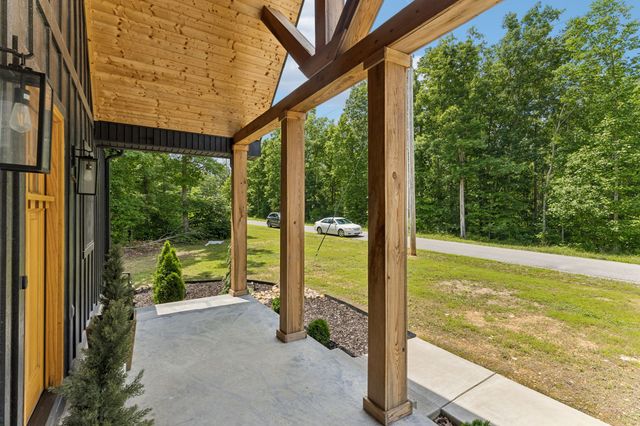 254 Saddlebrook Dr, Hohenwald, TN 38462