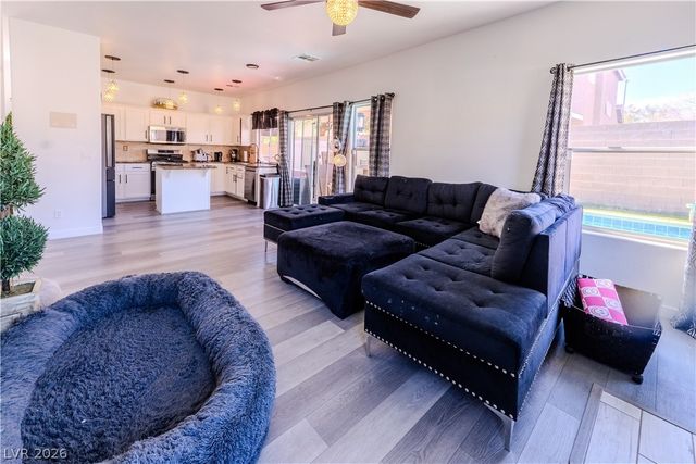 8539 Rocky Hillside Court, Las Vegas, NV 89123