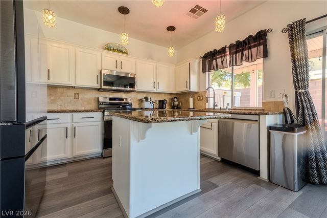 8539 Rocky Hillside Court, Las Vegas, NV 89123