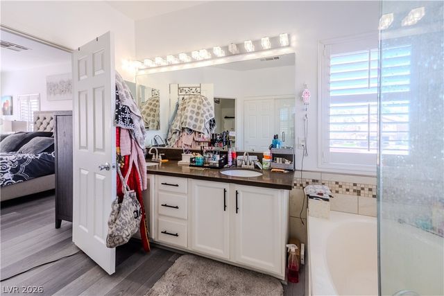 8539 Rocky Hillside Court, Las Vegas, NV 89123