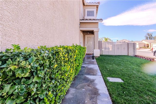 8539 Rocky Hillside Court, Las Vegas, NV 89123