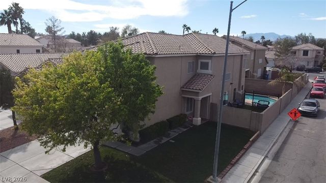 8539 Rocky Hillside Court, Las Vegas, NV 89123