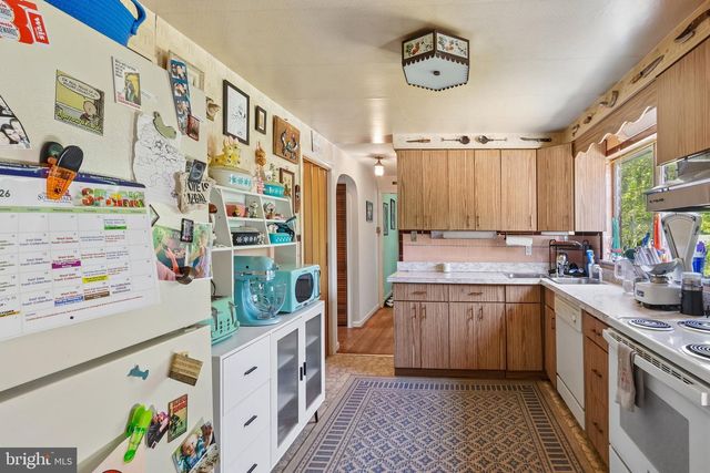 24 N WHITE HORSE PIKE, Somerdale, NJ 08083