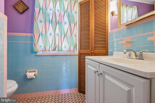 24 N WHITE HORSE PIKE, Somerdale, NJ 08083