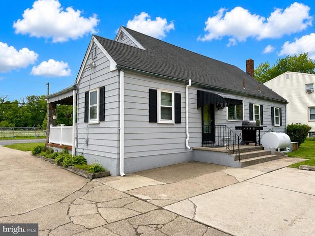 24 N WHITE HORSE PIKE, Somerdale, NJ 08083