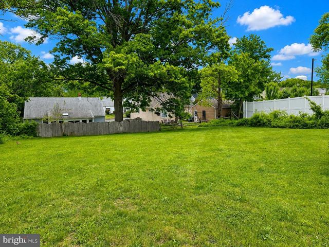 24 N WHITE HORSE PIKE, Somerdale, NJ 08083