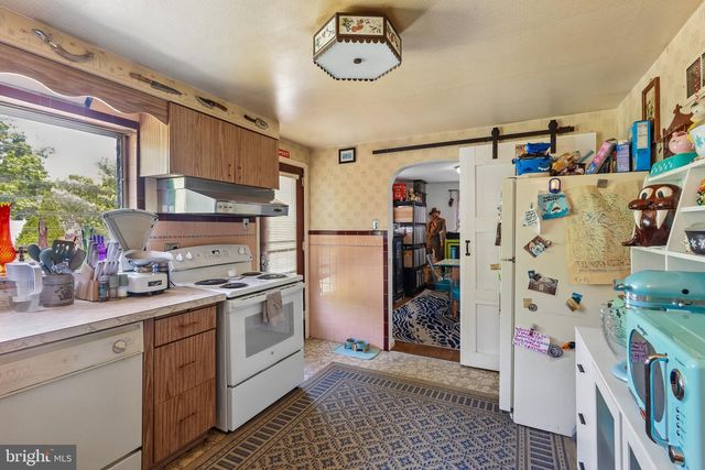 24 N WHITE HORSE PIKE, Somerdale, NJ 08083