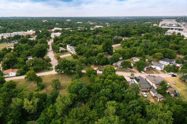 1136 Betterton Circle, Dallas, TX 75203