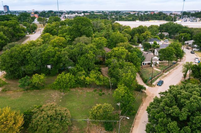 1136 Betterton Circle, Dallas, TX 75203
