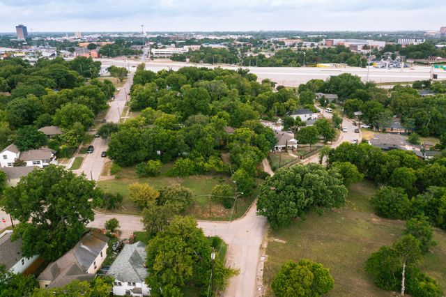 1136 Betterton Circle, Dallas, TX 75203