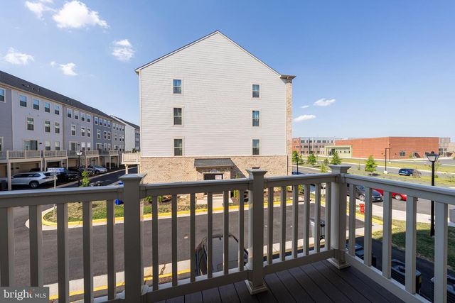 24272 THURSO SQ, Sterling, VA 20166