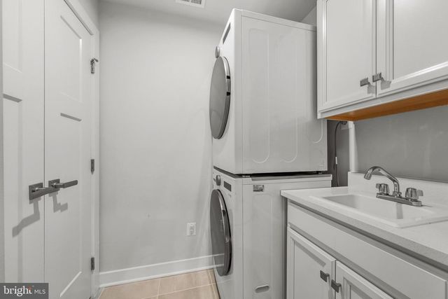 24272 THURSO SQ, Sterling, VA 20166