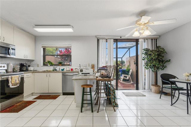 1184 NW 122nd Ter, Pembroke Pines, FL 33026
