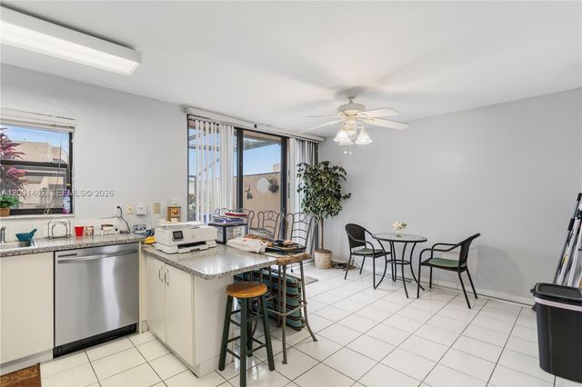 1184 NW 122nd Ter, Pembroke Pines, FL 33026