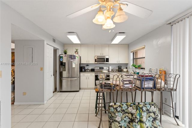 1184 NW 122nd Ter, Pembroke Pines, FL 33026