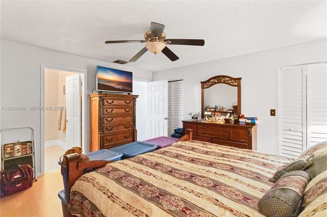 1184 NW 122nd Ter, Pembroke Pines, FL 33026