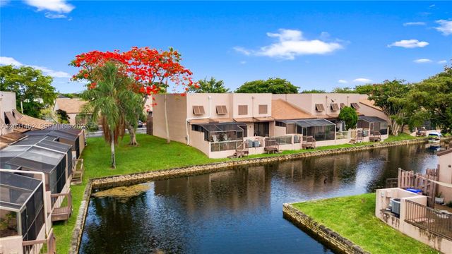 1184 NW 122nd Ter, Pembroke Pines, FL 33026