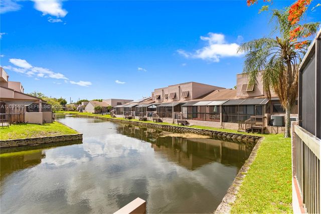 1184 NW 122nd Ter, Pembroke Pines, FL 33026
