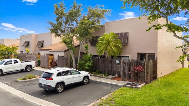 1184 NW 122nd Ter, Pembroke Pines, FL 33026