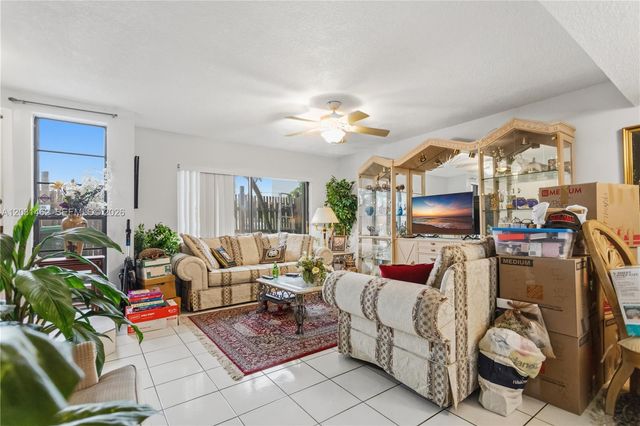 1184 NW 122nd Ter, Pembroke Pines, FL 33026