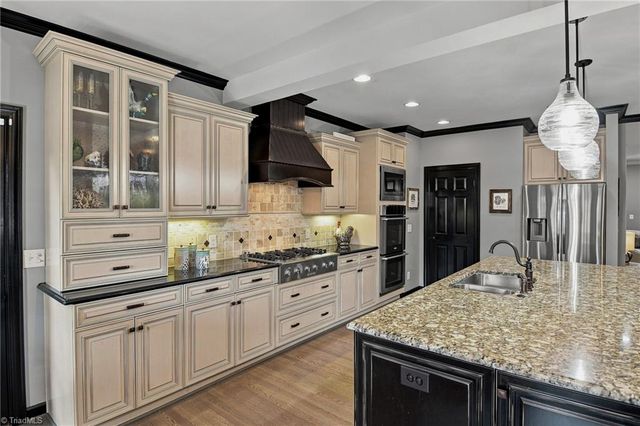 4610 Century Oaks Lane, Winston-salem, NC 27106