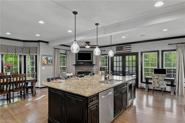 4610 Century Oaks Lane, Winston-salem, NC 27106