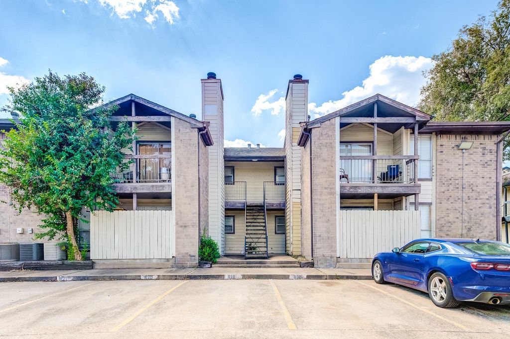 12615 Brookglade Circle 201, Houston, TX 77099