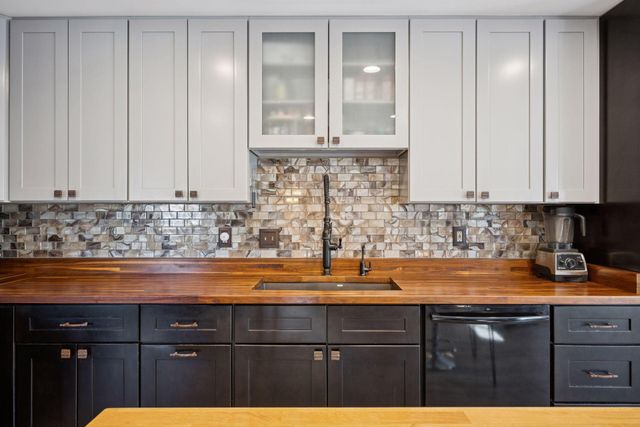 7511 Wedgewood Way, Maple Grove, MN 55311