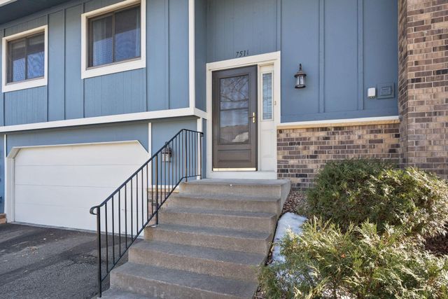 7511 Wedgewood Way, Maple Grove, MN 55311