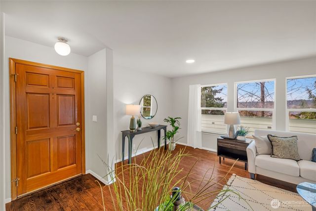 10518 157th Avenue NE, Redmond, WA 98052