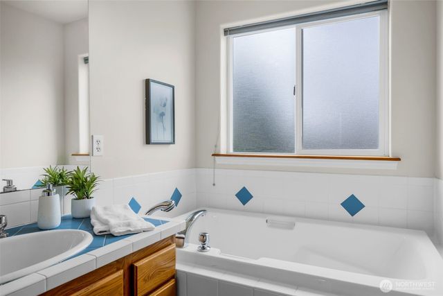 10518 157th Avenue NE, Redmond, WA 98052