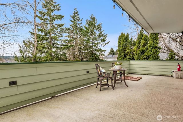 10518 157th Avenue NE, Redmond, WA 98052