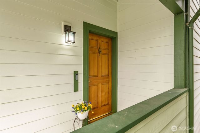 10518 157th Avenue NE, Redmond, WA 98052