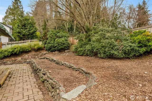 10518 157th Avenue NE, Redmond, WA 98052